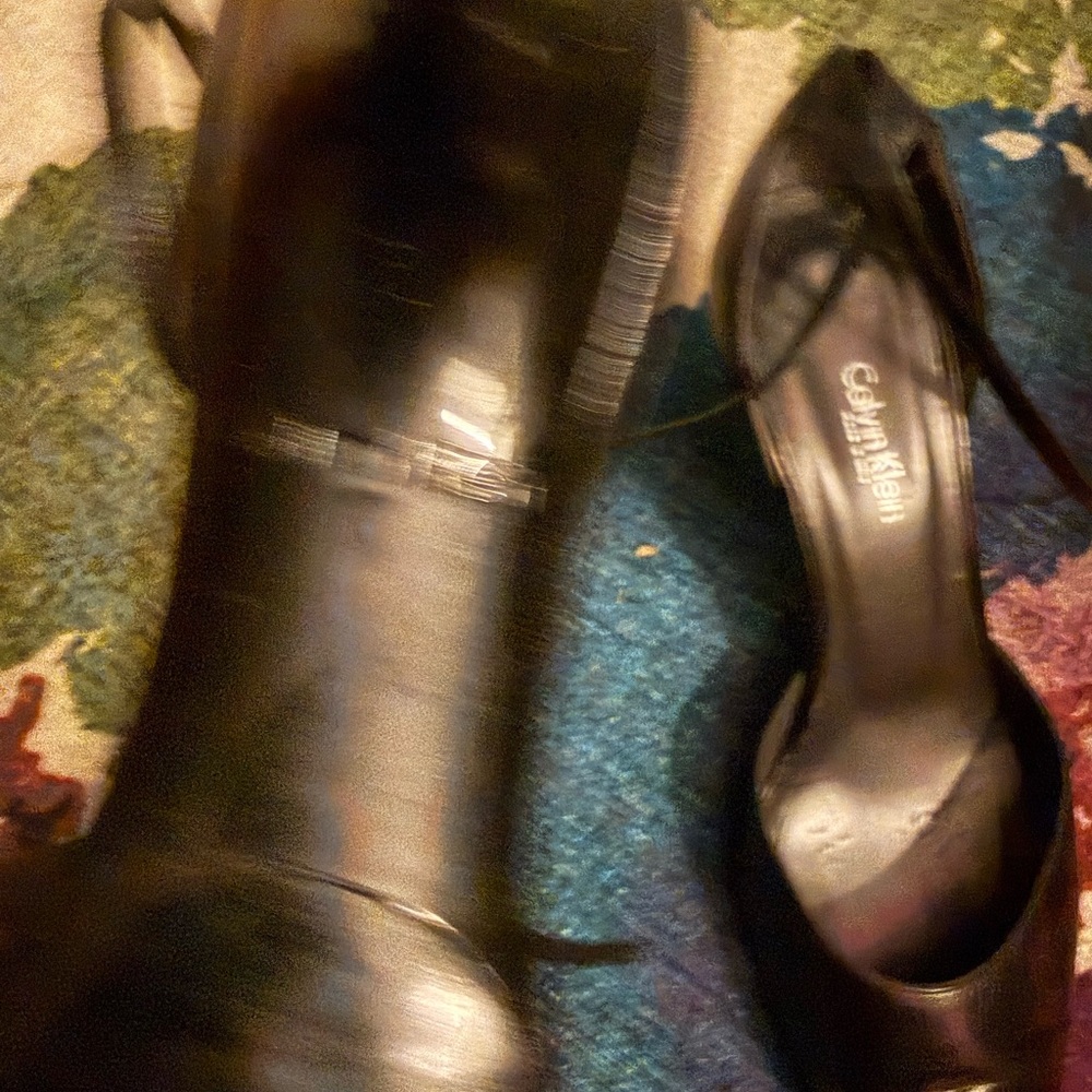 Calvin Klein Black Leather Pointed Heels - Picture 2 of 4